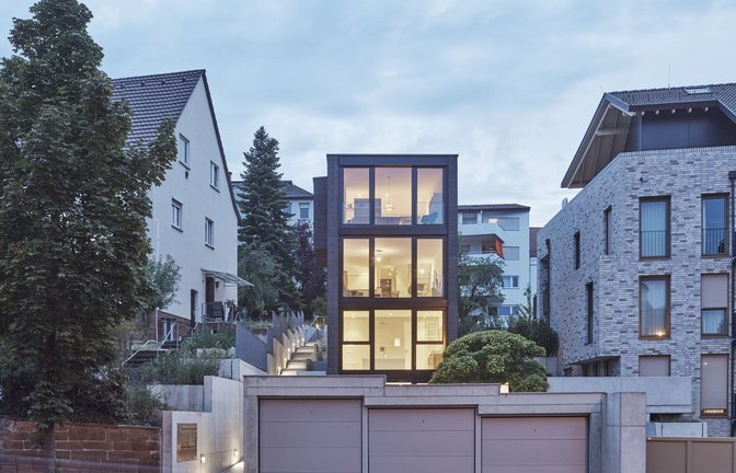 Superschmales Wohnhaus im Stuttgarter Osten, entworfen  von Loweg Architekten.<span class='image-autor'>Foto: www.dietmar-strauss.de 2020/Loweg Architekten</span>