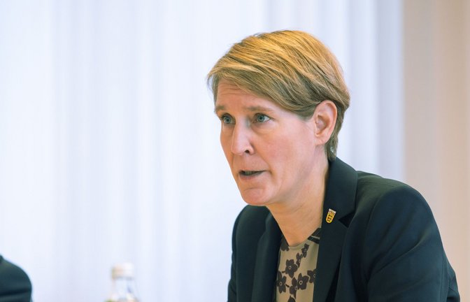 Eine Privatperson hat Anzeige gegen die Landespolizeipräsidentin Stefanie Hinz erstattet.<span class='image-autor'>Foto: dpa/Philipp von Ditfurth</span>