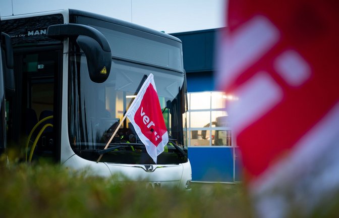 In Baden-Württemberg fahren an zwei Tagen keine Busse.<span class='image-autor'>Foto: dpa/Jonas Walzberg</span>