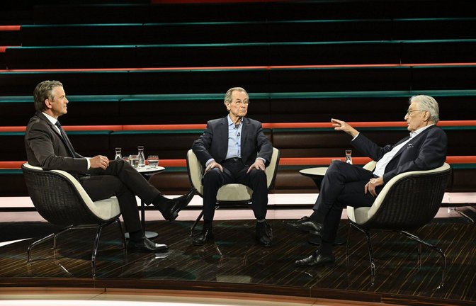 Markus Lanz - hier im Gespräch mit Gerhart Baum und Franz Müntefering (von links) - ist dreimal pro Woche im ZDF zu sehen.<span class='image-autor'>Foto: IMAGO / teutopress</span>