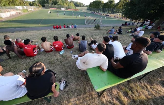 Gemütlich ist es und guten Fußball gibt es auch zu sehen.<span class='image-autor'>Robin Rudel</span>