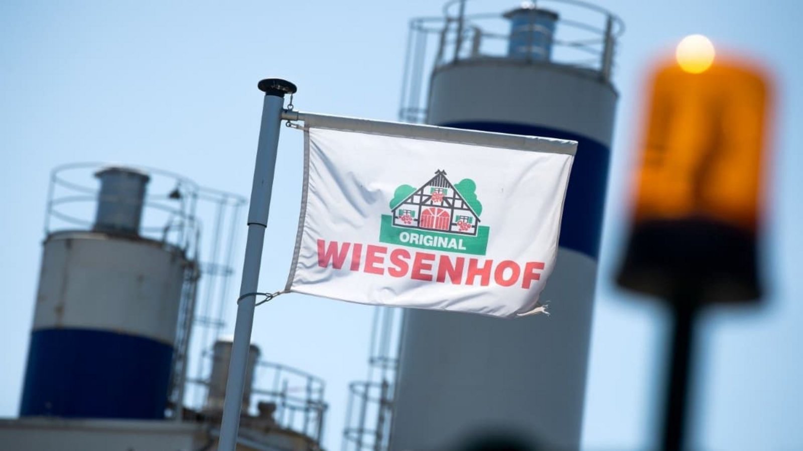 Wenn es um die eigene Marke geht, ist mit dem Konzern Wiesenhof nicht zu spaßen. Das musste der Verein „Ammertal-Bruzzler“ aus dem Kreis Tübingen jüngst schmerzlich feststellen.Sina Schuldt/dpa Wenn es um die eigene Marke geht, ist mit dem Konzern Wiesenhof nicht zu spaßen. Das musste der Verein „Ammertal-Bruzzler“ aus dem Kreis Tübingen jüngst schmerzlich feststellen.Sina Schuldt/dpa
