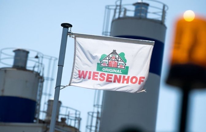Wenn es um die eigene Marke geht, ist mit dem Konzern Wiesenhof nicht zu spaßen. Das musste der Verein „Ammertal-Bruzzler“ aus dem Kreis Tübingen jüngst schmerzlich feststellen.<span class='image-autor'>Sina Schuldt/dpa</span>