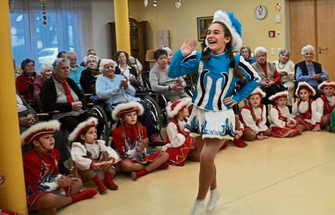 Auftritt der Tanzmariechen für die Senioren. Foto: p