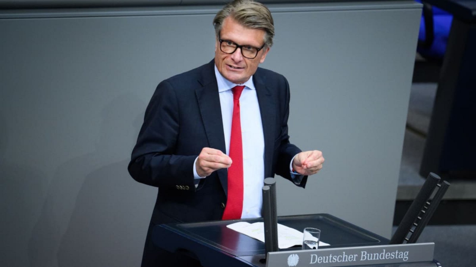 Thomas Bareiß vertritt den Wahlkreises Zollernalb – Sigmaringen im Bundestag. Am Sonntag wurde er bei einem Unfall auf der B27 bei Hechingen schwer verletzt.Bernd von Jutrczenka/dpa