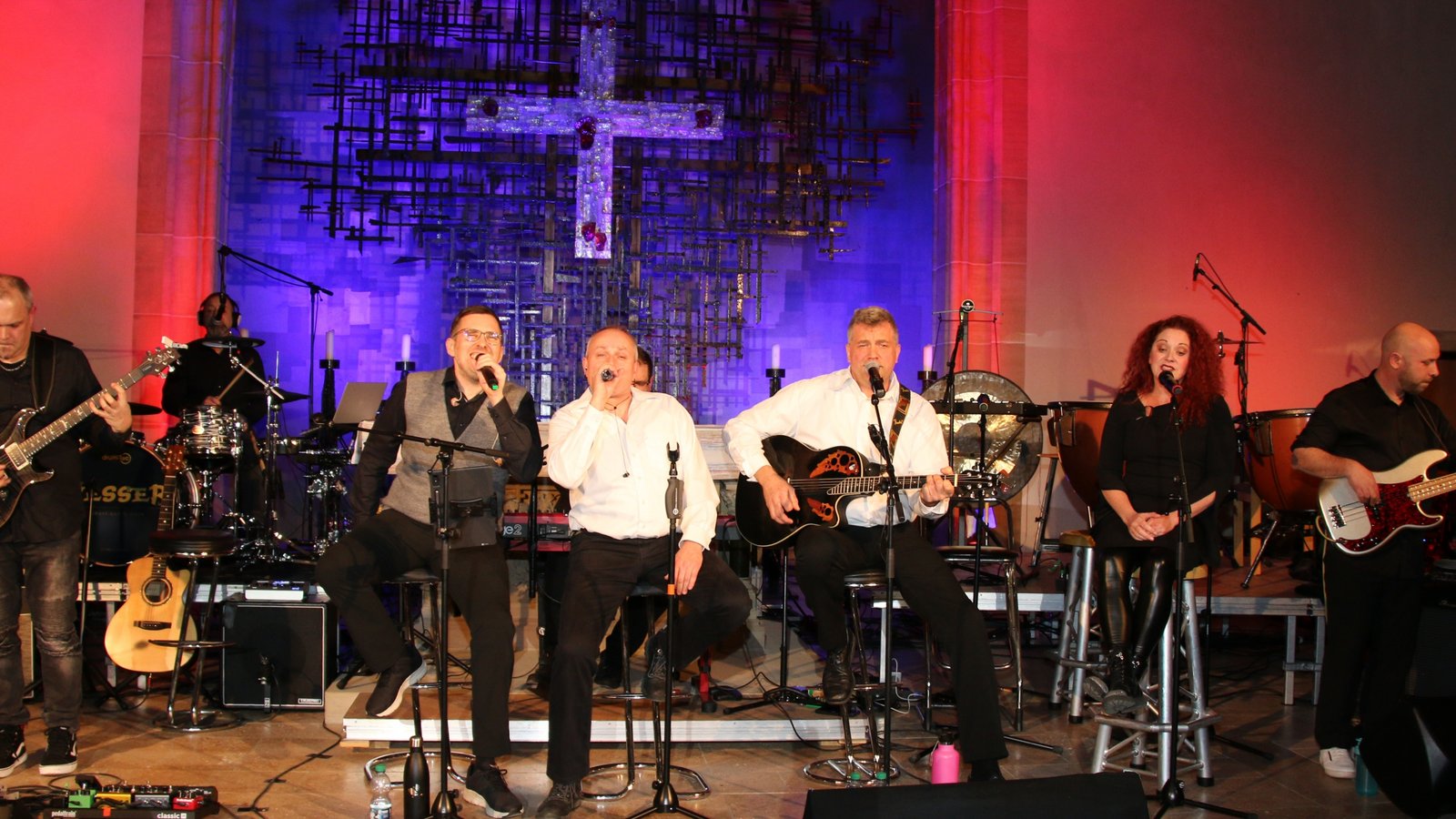 Perfekter Abschluss der VKZ-Spendenaktion: das Benefizkonzert der Band „Besser“ in der Stadtkirche.  Foto: Bögel/Archiv