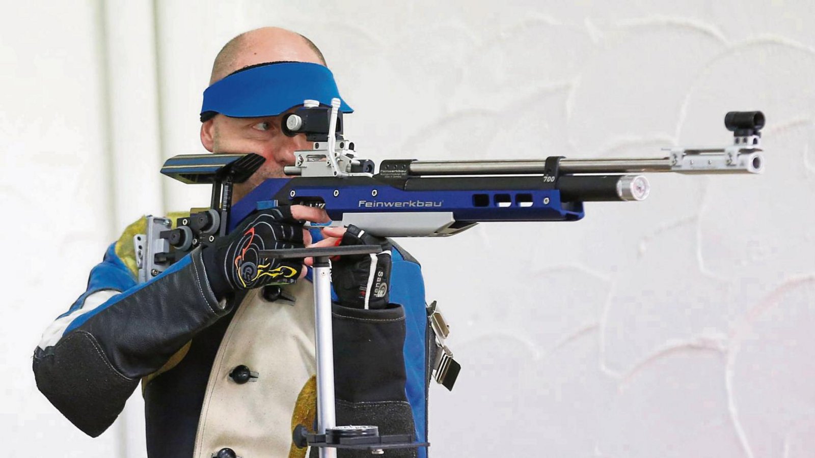 Ralf Fischer hat für den KKSV Illingen an Position vier gute 370 Ringe geschossen. Dennoch ging der Punkt an seine Kontrahentin, die noch einmal um zwei Ringe besser traf. Foto: Küppers