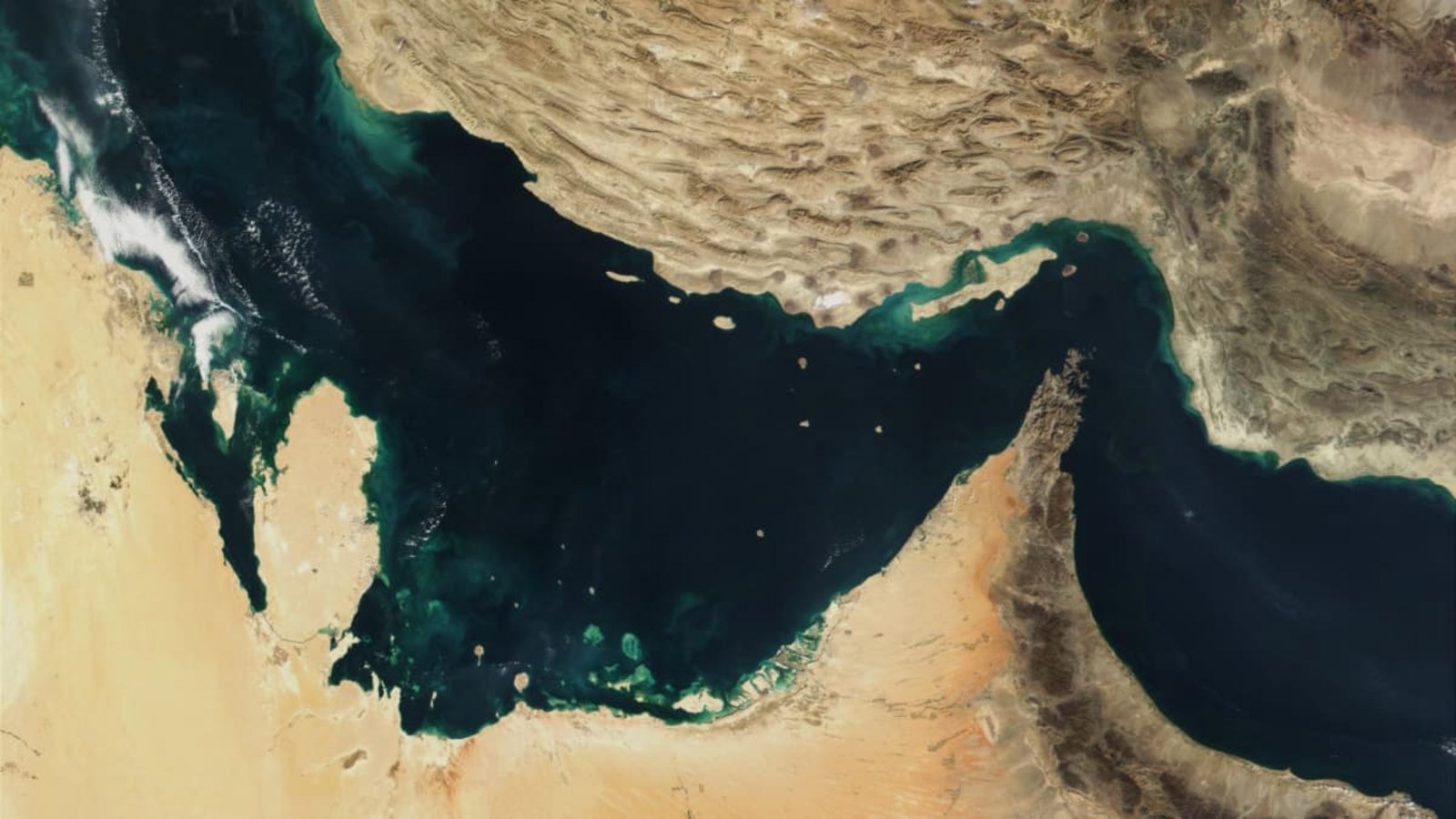 Der Persische Golf, die Straße von Hormus und der Golf von Oman in einer undatierten, von der NASA zur Verfügung gestellten, Satellitenaufnahme. (Archivbild)-/The Visible Earth/NASA/dpa