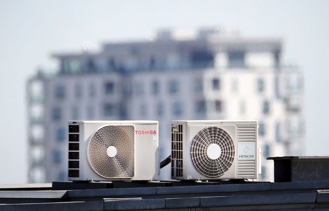 Klimageräte sind nicht die einzige Möglichkeit, um in der Wohnung erträgliche Temperaturen zu erreichen.<span class='image-autor'>Foto: dpa/Martin Gerten</span>