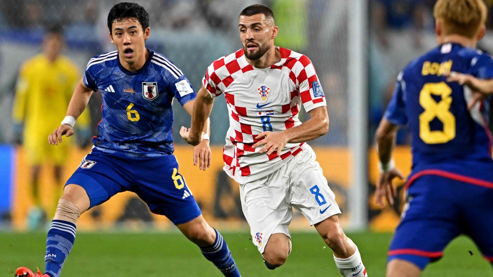 Lange Zeit eine prägende Figur des Achtelfinales zwischen Japan und Kroatien: VfB-Kapitän Wataru Endo (links)Foto: AFP/Ozan Kose