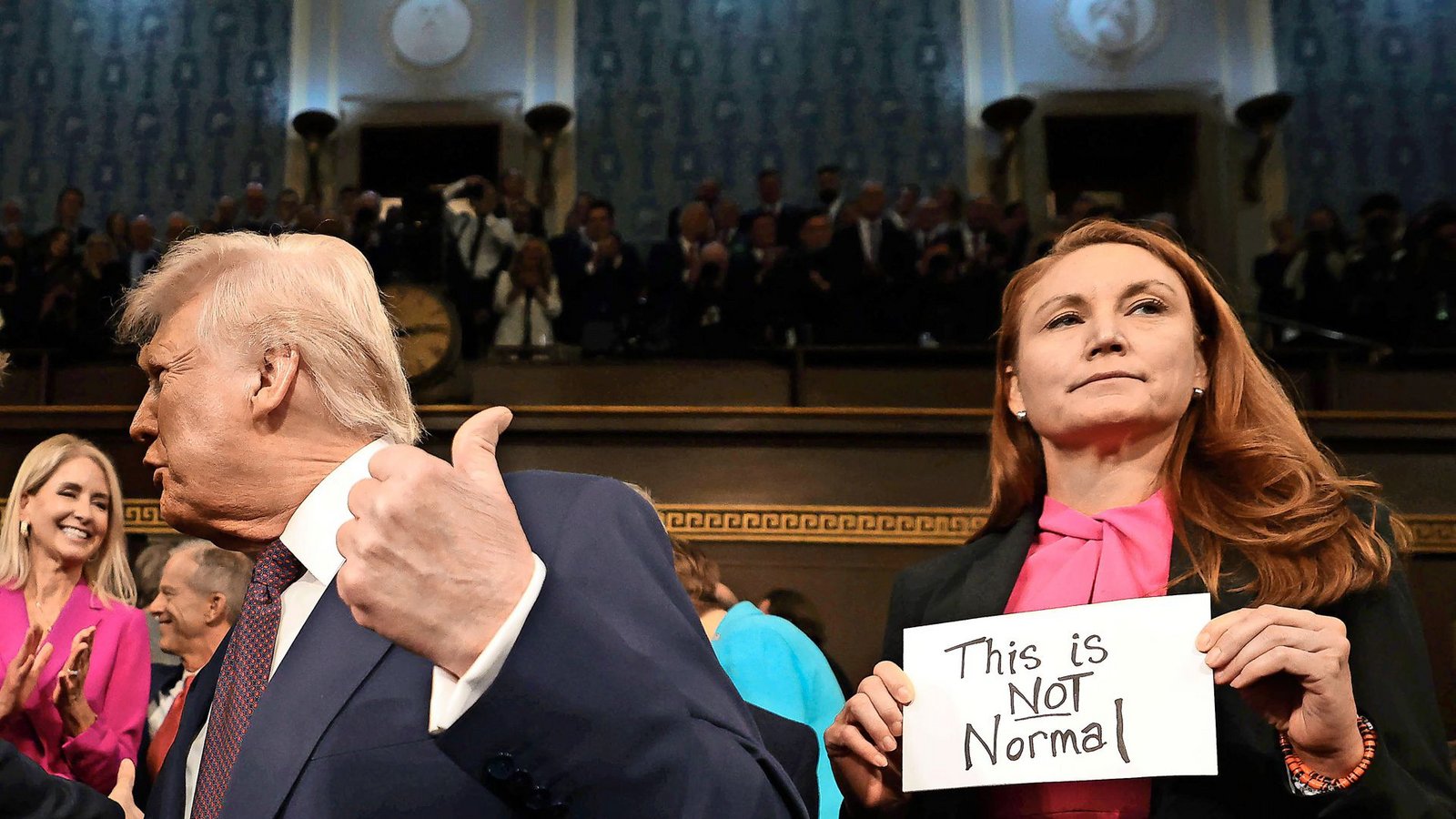 Verhaltener Protest: Nach Ansicht von Demokraten wie Melanie Stansbury (re.) war Trumps Rede ein weiterer Beweis für die Täuschungsmanöver des Präsidenten.Foto: imago/Win McNamee
