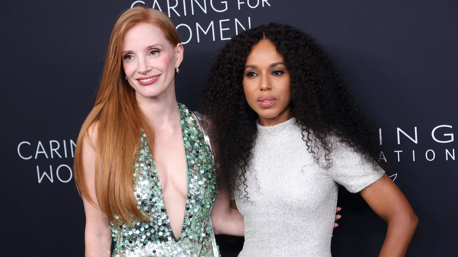 Die Schauspielerinnen Jessica Chastain (links) und Kerry Washington zu Gast beim Wohltätigkeitsdinner der Kering Foundation.Foto: IMAGO/Guerin Charles