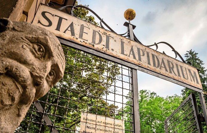 Ein Spaziergang im Grünen oder wie hier durchs Lapidarium kann Stress reduzierend wirken.<span class='image-autor'>Foto: Lichtgut/Julian Rettig</span>