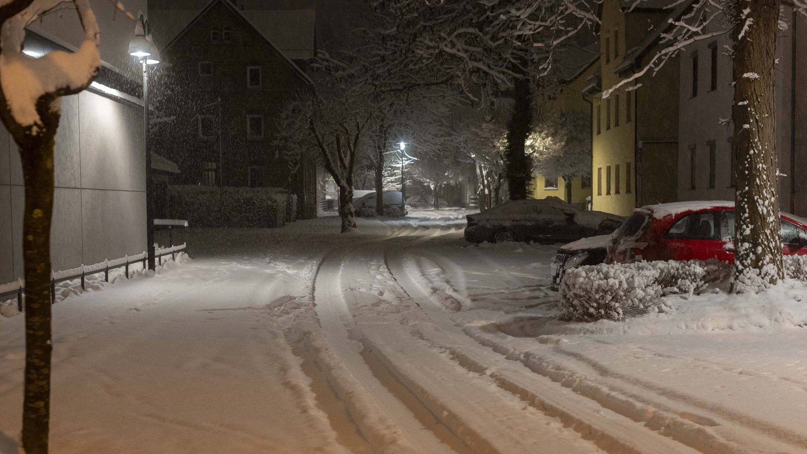 Bis zu 25 Zentimeter Schnee gab es in Regionen östlich von Stuttgart, wie hier in Schwäbisch Gmünd.Foto: imago/A. Friedrichs Bis zu 25 Zentimeter Schnee gab es in Regionen östlich von Stuttgart, wie hier in Schwäbisch Gmünd.Foto: imago/A. Friedrichs