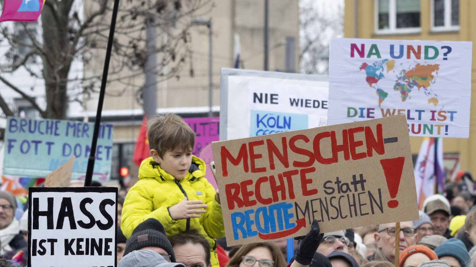 Eine Leipziger Studie kommt zu dem Schluss, dass Diskriminierung in Behörden oft in Abläufen und Entscheidungsspielräumen steckt (Symbolfoto).Foto: IMAGO/Vibrant Pictures/IMAGO/Bettina Strenske Eine Leipziger Studie kommt zu dem Schluss, dass Diskriminierung in Behörden oft in Abläufen und Entscheidungsspielräumen steckt (Symbolfoto).Foto: IMAGO/Vibrant Pictures/IMAGO/Bettina Strenske