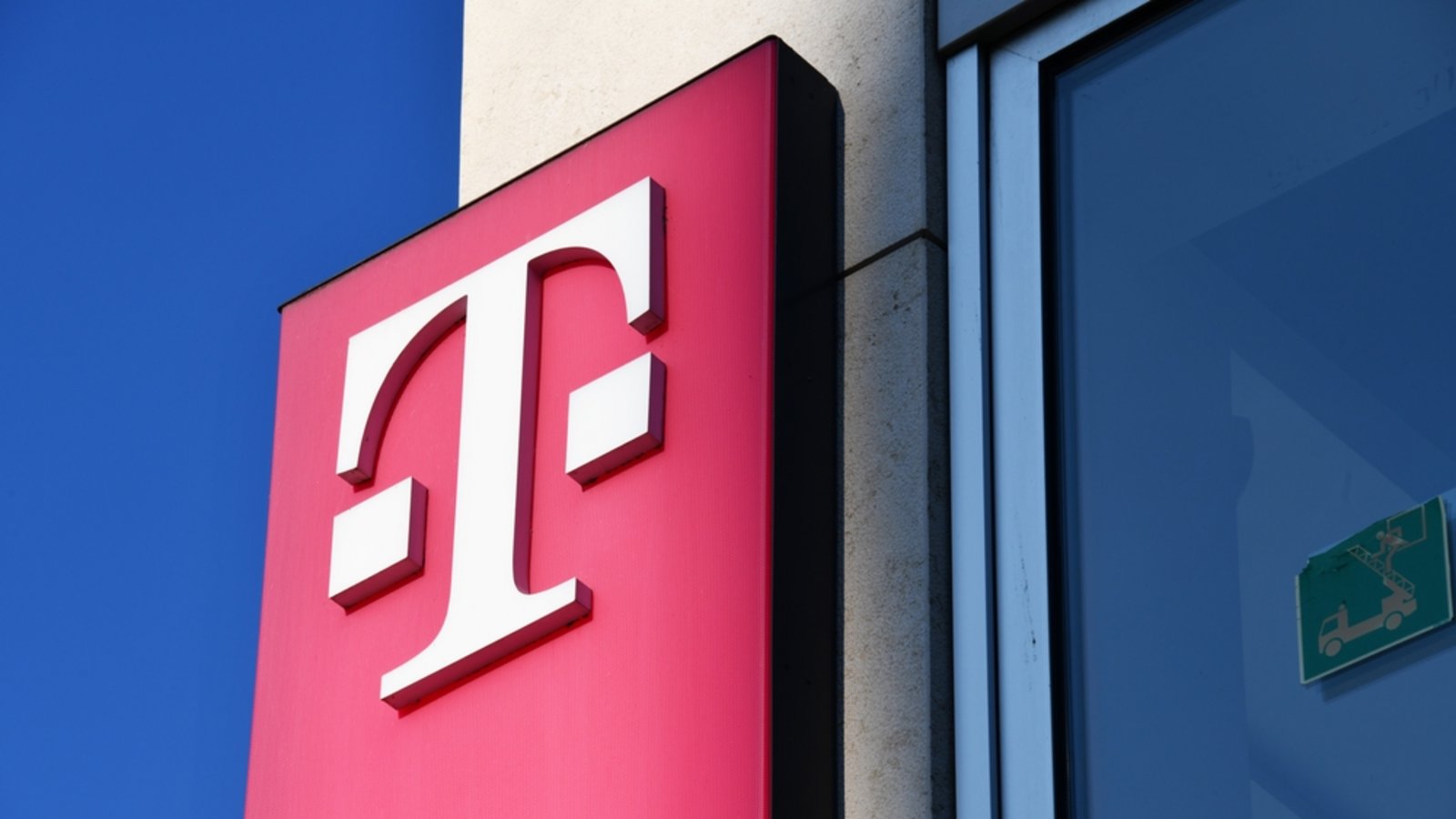 Logo der Telekom.Foto: nitpicker / shutterstock.com Logo der Telekom.Foto: nitpicker / shutterstock.com