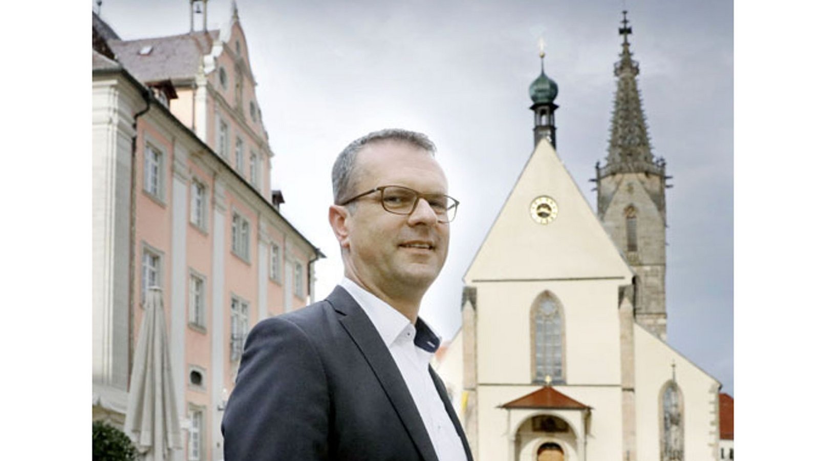 Der Rottenburger Oberbürgermeister Stephan Neher (CDU) sieht seine Stadt bei der Flüchtlingsunterbringung noch nicht an der Belastungsgrenze.Foto: Horst Haas Der Rottenburger Oberbürgermeister Stephan Neher (CDU) sieht seine Stadt bei der Flüchtlingsunterbringung noch nicht an der Belastungsgrenze.Foto: Horst Haas