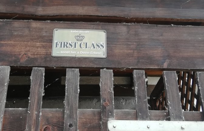 Lebensweisheiten aus der Vaihinger Bädergasse.  <span class='image-autor'>Foto: Müller</span>