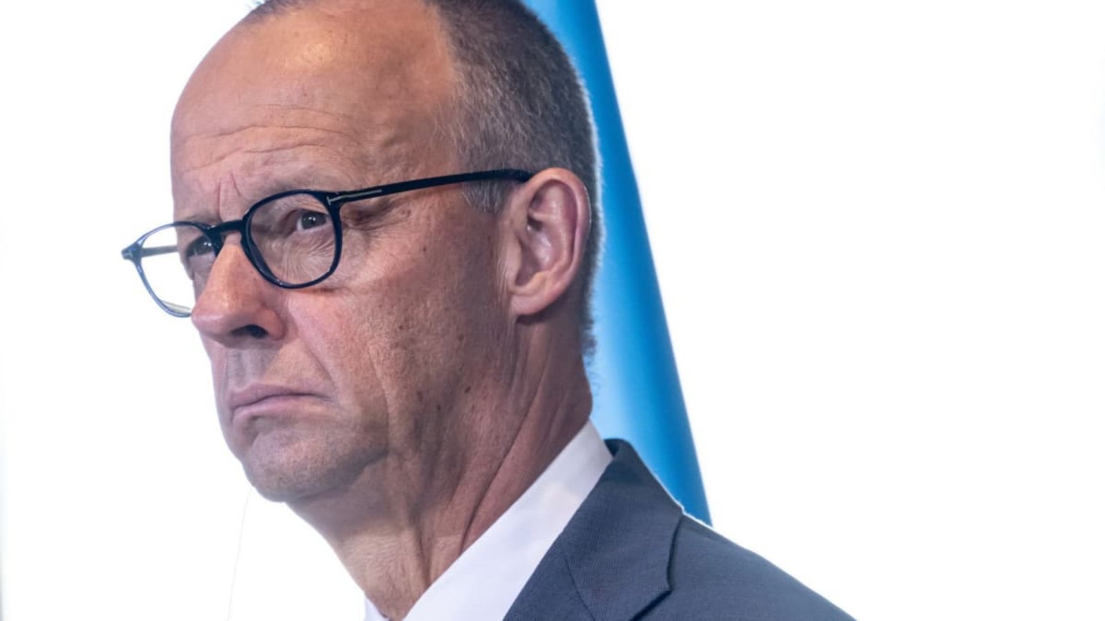 Bundeskanzler Friedrich Merz verliert einer neuen Umfrage zufolge weiter Rückhalt in der Bevölkerung (Archivfoto).Fabian Sommer/dpa