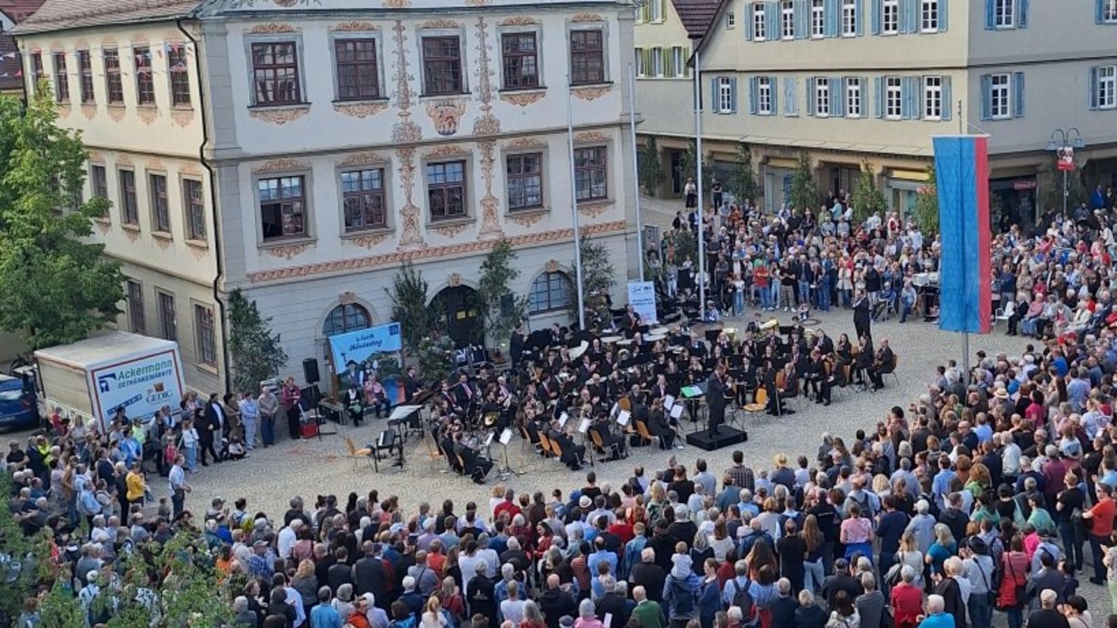 Jahr für Jahr beliebt: Das Platzkonzert des Musikvereins Vaihingen.  Archivfoto: Kauer