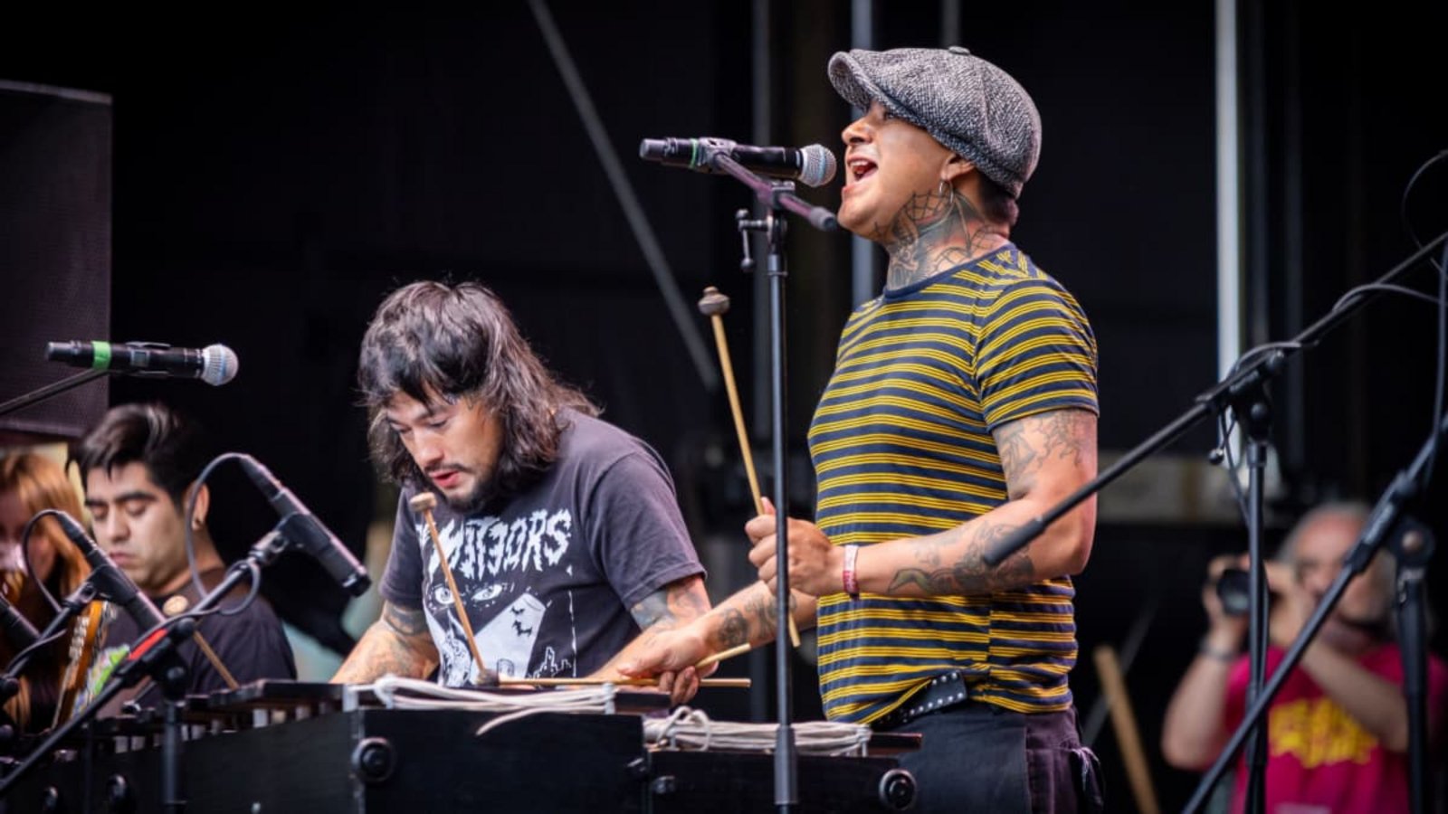Marimba-Power trifft Punk: Son Rompe Pera auf dem Stuttgarter Marktplatz.Lichtgut/Julian Rettig