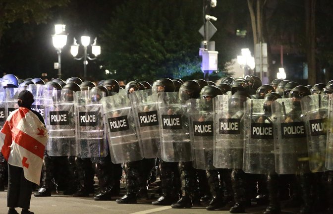Am Wochenende kam es in Georgien erneut zu Massenprotesten.<span class='image-autor'>Foto: Zurab Tsertsvadze/AP/dpa</span>