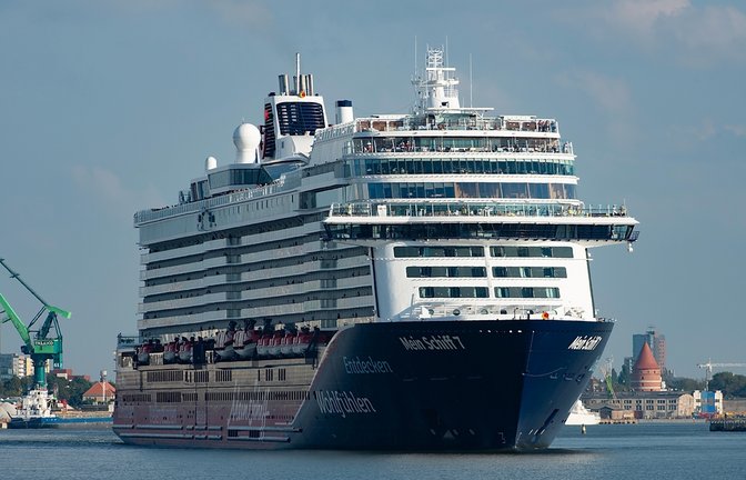 Die "Mein Schiff 5" der Reederei TUI Cruises steckt im Persischen Golf fest und ihre letzte Positionsmeldung liegt Wochen zurück. Das sagt TUI-Cruise zur aktuellen Lage des Schiffs.<span class='image-autor'>Foto: Vytautas Kielaitis / Shutterstock.com</span>
