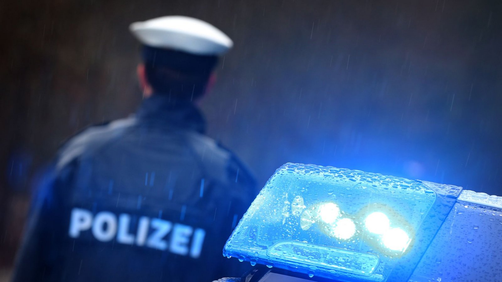 Bei der Polizei in Reutlingen gingen am Freitag zahlreiche Anrufe ein. (Symbolbild)Foto: picture alliance/dpa/Karl-Josef Hildenbrand