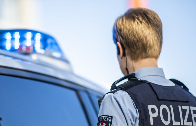 Die Polizei sucht noch nach einem der Männer. (Symbolbild)<span class='image-autor'>Foto: dpa/David Inderlied</span>
