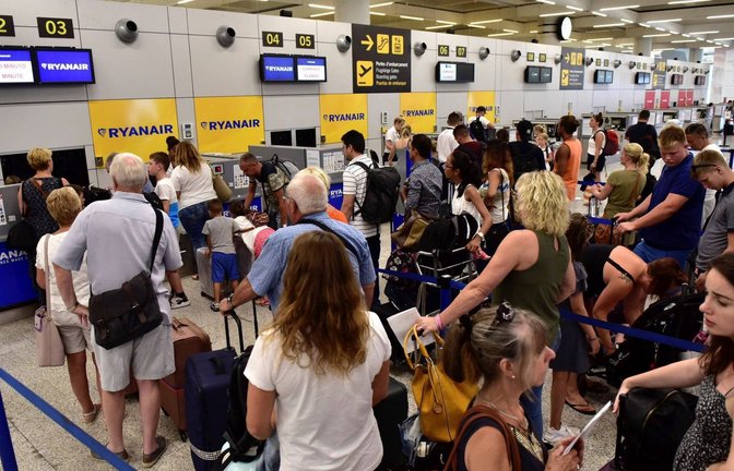 Schlange am Ryanair-Schalter auf Mallorca (Archiv).<span class='image-autor'>Foto: imago/Agencia EFE</span>