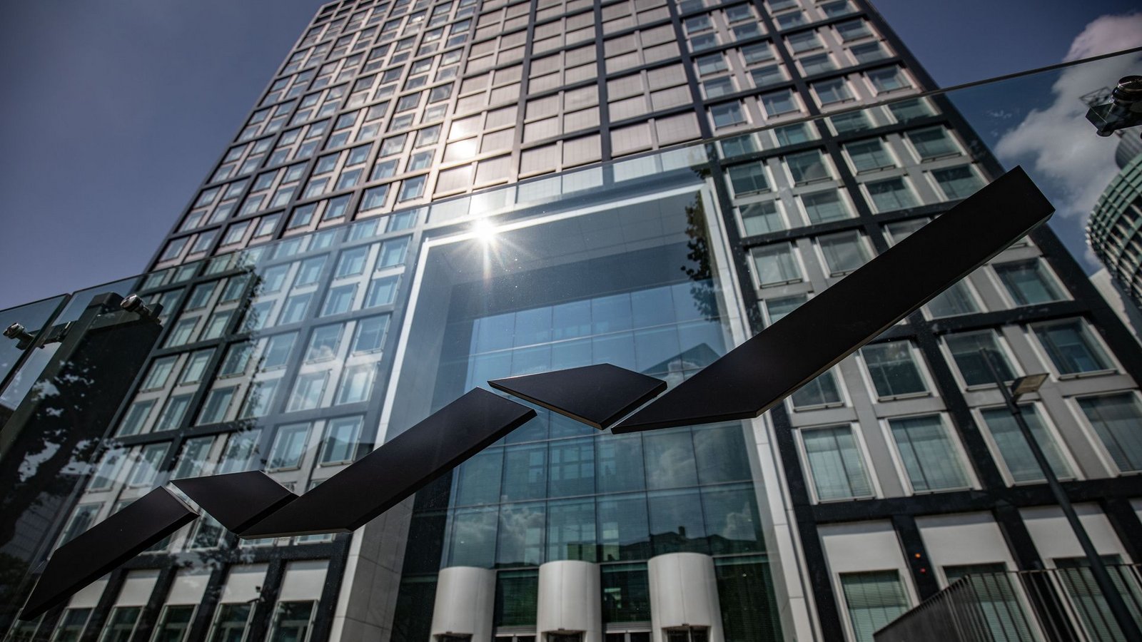 Die Deutsche Börse erwirbt für 200 Millionen Dollar eine Beteiligung an der Kryptoplattform Kraken (Archivbild)Foto: Frank Rumpenhorst/dpa