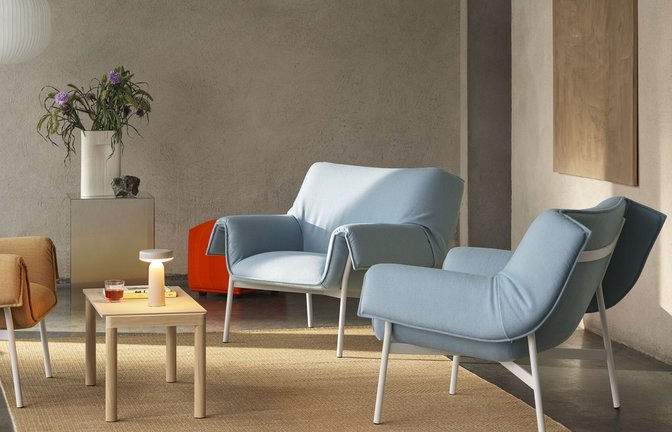 Weiche Materialien und sanfte Farben vermitteln Ruhe und schaffen Behaglichkeit. Hier ein Wohnbeispiel von Muuto aus Dänemark.<span class='image-autor'>Foto: Hersteller / Muuto</span>