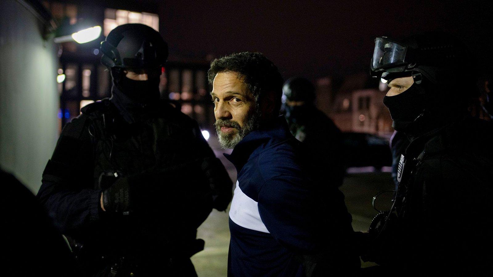 Die Spur führt zur Drogenmafia. Ihr Boss Momodou (Amer El-Erwadi) versetzt selbst gestandene Polizisten in Angst.Foto: NDR/Georges Pauly