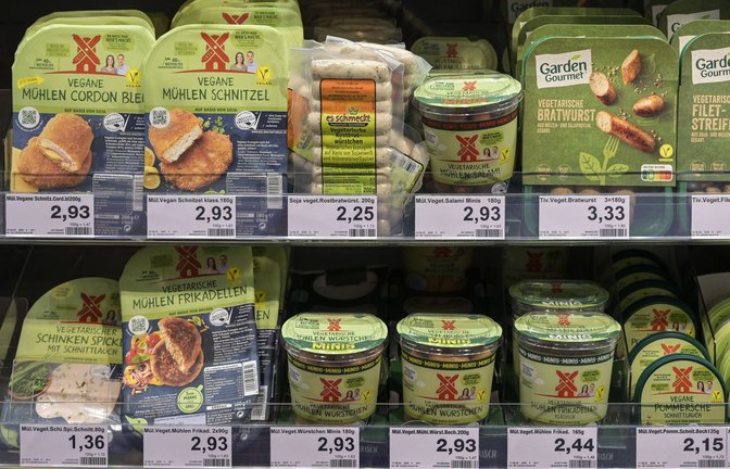 Im Mainstream angekommen: die veganen Produkte von Firmen wie der Rügenwalder Mühle oder Garden Gourmet<span class='image-autor'>Foto: imago/Joerg Boethling</span>