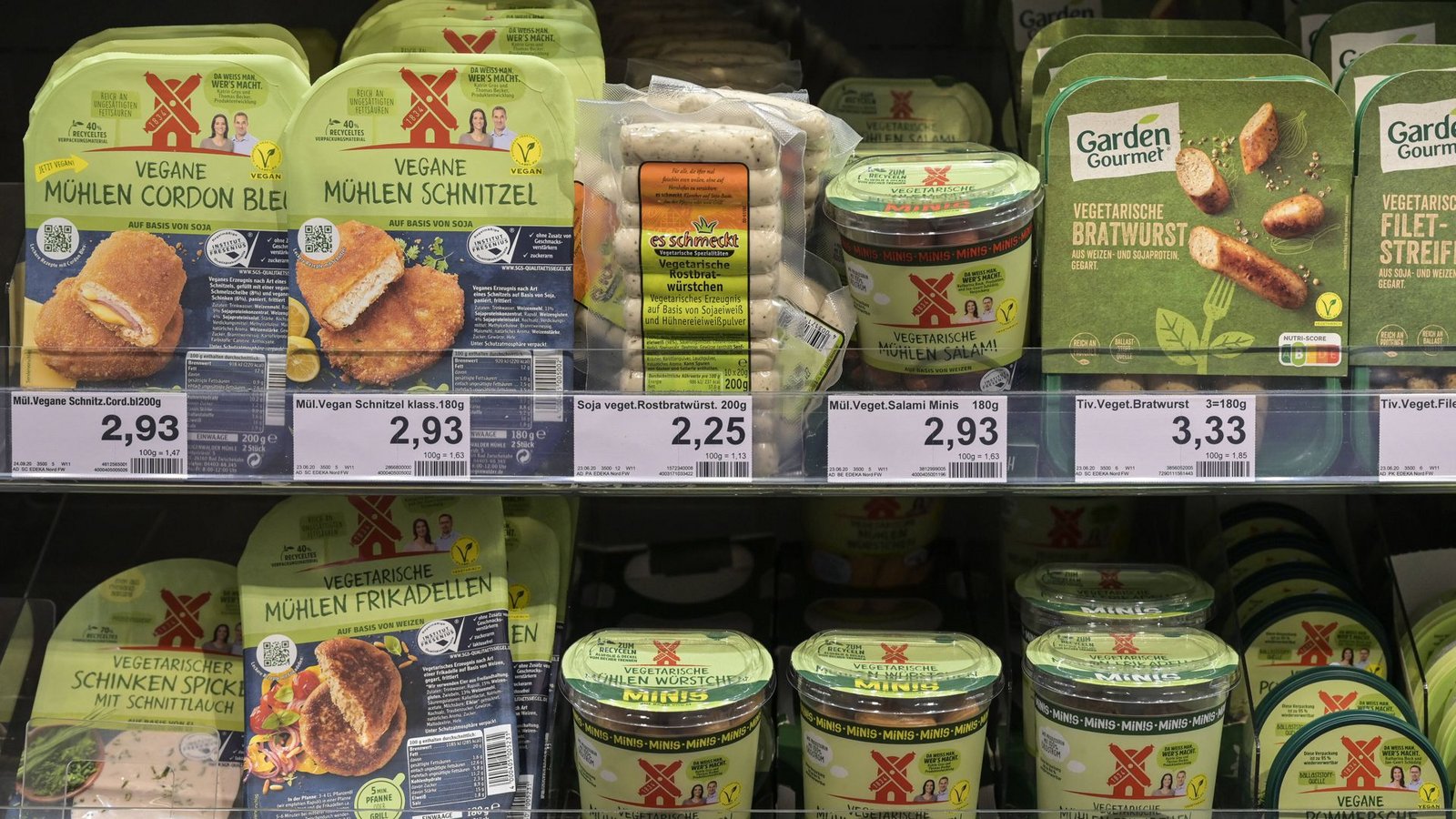 Im Mainstream angekommen: die veganen Produkte von Firmen wie der Rügenwalder Mühle oder Garden GourmetFoto: imago/Joerg Boethling Im Mainstream angekommen: die veganen Produkte von Firmen wie der Rügenwalder Mühle oder Garden GourmetFoto: imago/Joerg Boethling