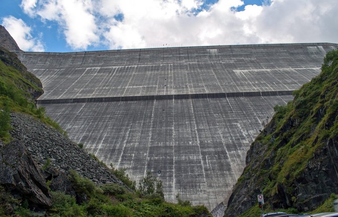 Die Staumauer Grande Dixence an der Dixence staut den See auf das Stauziel von 2364 Meter auf.<span class='image-autor'>Foto: Imago/Depositphotos</span>