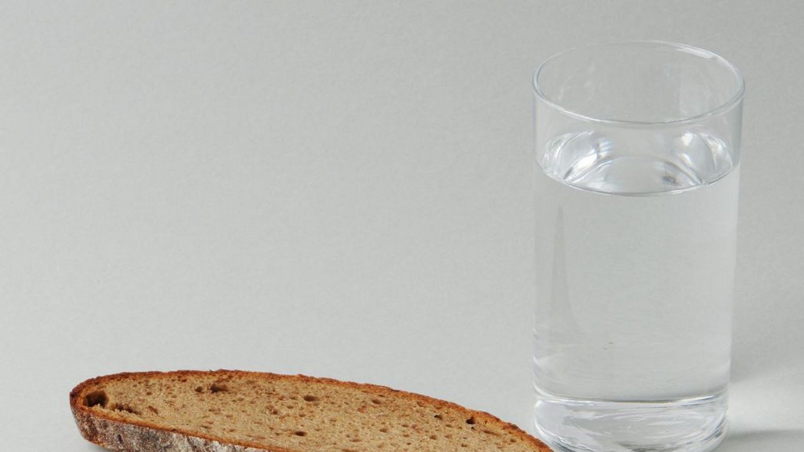 Der Nahrungsverzicht hatte ursprünglich keine Lifestyle-Komponente:. Durch Enthaltsamkeit und Gebet soll der Mensch Buße für sein sündiges Leben tun und die Nähe zu Gott suchen. Fasten ist kein Selbstzweck, sondern ein Weg zur spirituellen Reinigung und Versicherung im Glauben.Foto: d/a Der Nahrungsverzicht hatte ursprünglich keine Lifestyle-Komponente:. Durch Enthaltsamkeit und Gebet soll der Mensch Buße für sein sündiges Leben tun und die Nähe zu Gott suchen. Fasten ist kein Selbstzweck, sondern ein Weg zur spirituellen Reinigung und Versicherung im Glauben.Foto: d/a