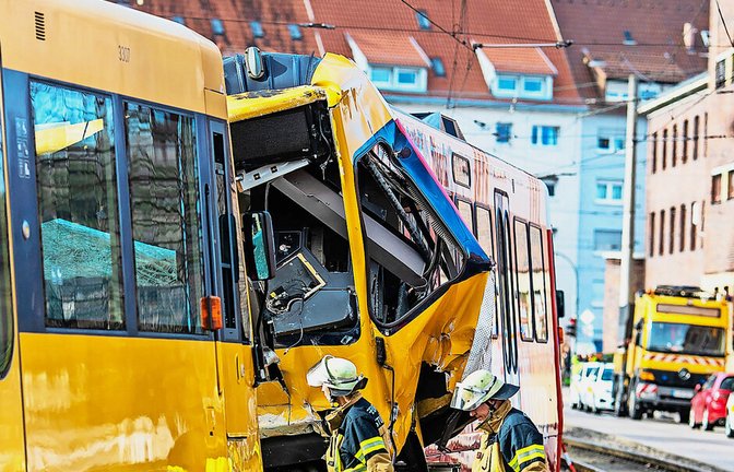 Einer der schwersten Stadtbahnunfälle: Im Februar fuhr eine Bahn auf eine andere auf – die Ursache wird noch ermittelt. Einer der schwersten Stadtbahnunfälle: Im Februar fuhr eine Bahn auf eine andere auf – die Ursache wird noch ermittelt.<span class='image-autor'>Foto: dpa/Christoph Schmidt</span>