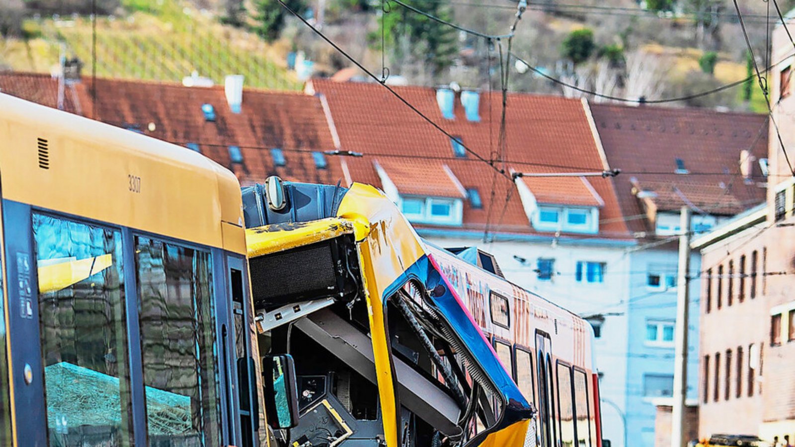 Einer der schwersten Stadtbahnunfälle: Im Februar fuhr eine Bahn auf eine andere auf – die Ursache wird noch ermittelt. Einer der schwersten Stadtbahnunfälle: Im Februar fuhr eine Bahn auf eine andere auf – die Ursache wird noch ermittelt.Foto: dpa/Christoph Schmidt