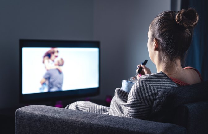So viele kostet eine Stunde vor dem Fernseher.<span class='image-autor'>Foto: Tero Vesalainen / shutterstock.com</span>