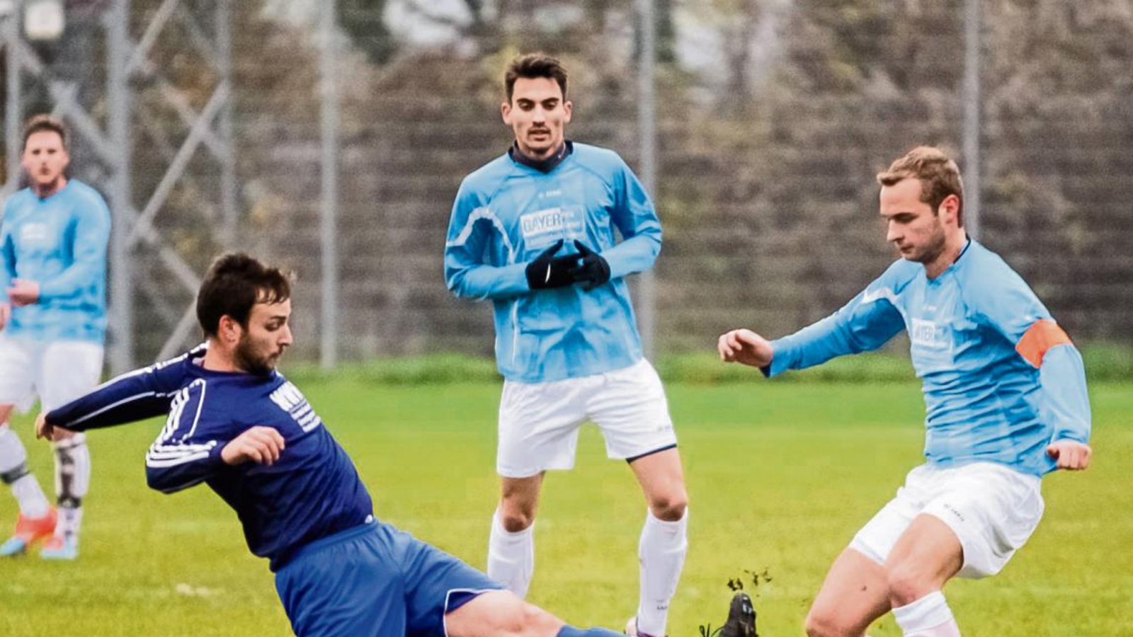 Frank Werb und seine SpVgg Besigheim waren meist mit dem Verteidigen gegen Heiko Dieterle und den TSV Nussdorf beschäftigt. Foto: Simecek Frank Werb und seine SpVgg Besigheim waren meist mit dem Verteidigen gegen Heiko Dieterle und den TSV Nussdorf beschäftigt. Foto: Simecek