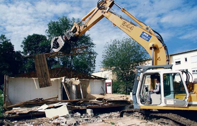 Abbruch auf dem Illinger Luig-Areal. Foto: Arning