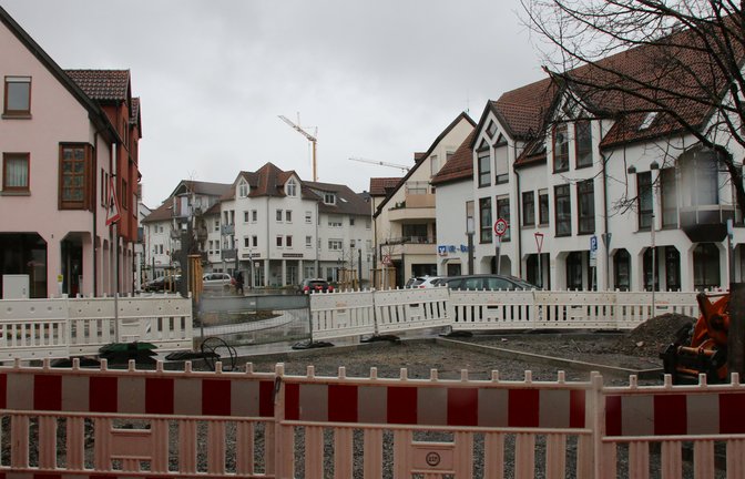 Die Bauarbeiten sind noch nicht abgeschlossen, aber der Termin für die Einweihung der neuen Sersheimer Ortsmitte steht. <span class='image-autor'>Foto: Bögel</span>