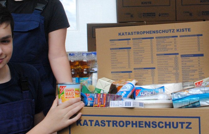 Bereits 2019 verteilte die Jugendfeuerwehr bei den Illinger Open sogenannte Katastrophenschutzkisten. <span class='image-autor'>Foto: Stahlfeld</span>
