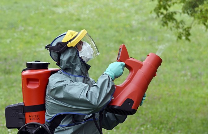 Pestizid-Einsatz (Symbolbild).<span class='image-autor'>Foto: dpa/Walter Bieri</span>