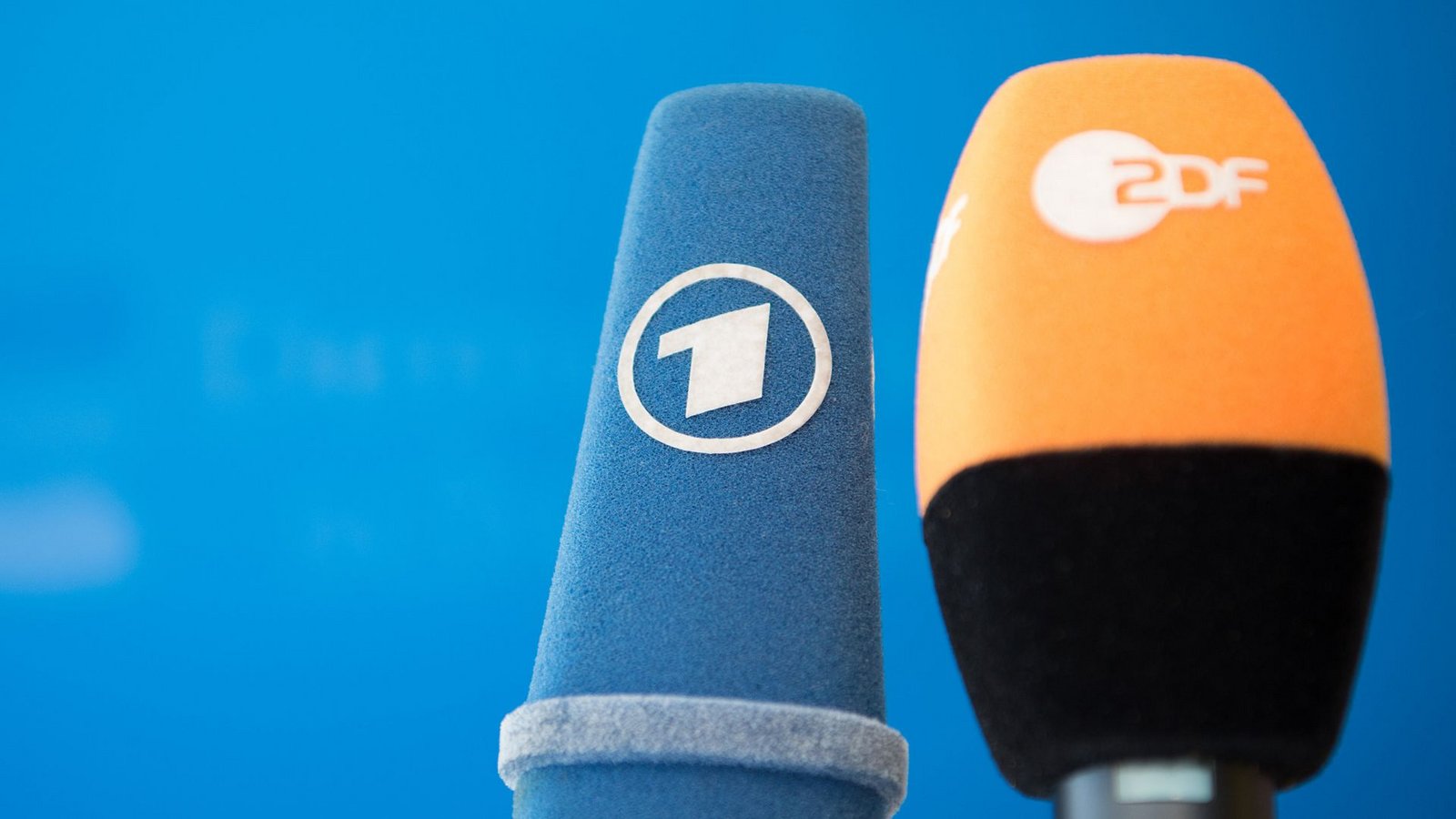 ARD und ZDF strahlen das TV-Duell Scholz gegen Merz am Sonntag um 20.15 Uhr zeitgleich aus.Foto: dpa/Soeren Stache ARD und ZDF strahlen das TV-Duell Scholz gegen Merz am Sonntag um 20.15 Uhr zeitgleich aus.Foto: dpa/Soeren Stache