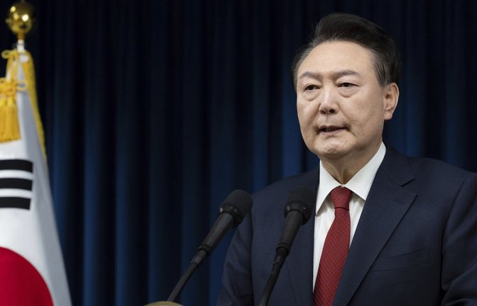 Der südkoreanische Präsident Yoon Suk Yeol spricht im Präsidialamt in Seoul, Südkorea.<span class='image-autor'>Foto: dpa/South Korean President Office</span>