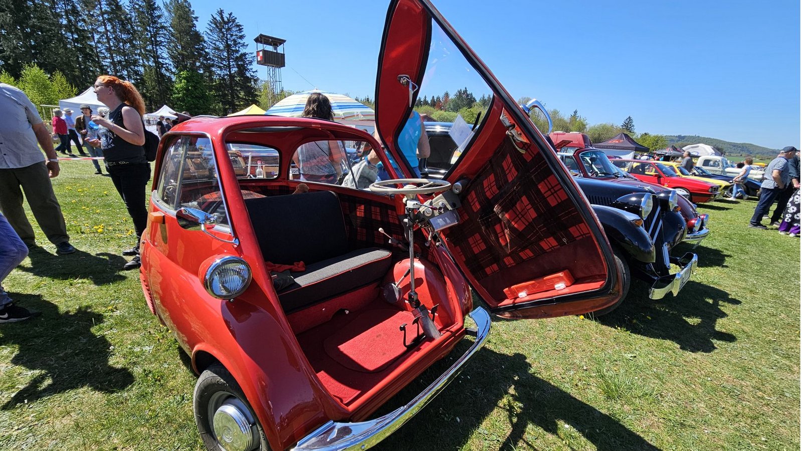 Impressionen vom Oldtimer- und Dampfmaschinentreffen in MünsingenFoto: Andreas Rosar/Fotoagentur Stuttgart Impressionen vom Oldtimer- und Dampfmaschinentreffen in MünsingenFoto: Andreas Rosar/Fotoagentur Stuttgart