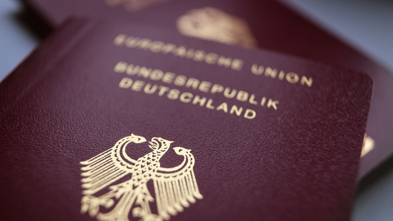 Bald könnte es eine digitale Alternative für den analogen Reisepass geben. (Symbolbild)Foto: dpa/Karl-Josef Hildenbrand Bald könnte es eine digitale Alternative für den analogen Reisepass geben. (Symbolbild)Foto: dpa/Karl-Josef Hildenbrand