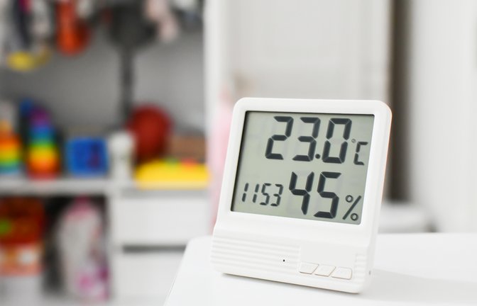 Der Hygrometer will richtig platziert sein.<span class='image-autor'>Foto: Tekkol / shutterstock.com</span>